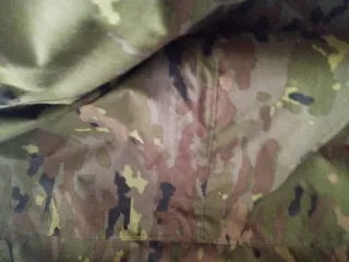 Chaqueta Impermeable Pixelado Boscoso Talla M