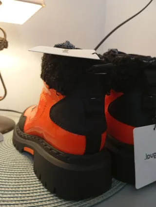 Botines Desigual Naranja y Negro