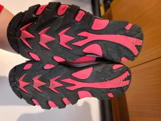 Zapatos Deportivos montaña Rosa y Negro