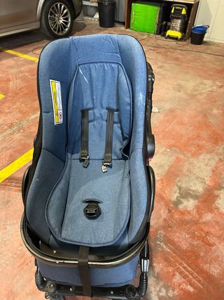 Carrito de bebé azul