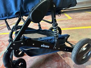 Carrito de bebé azul