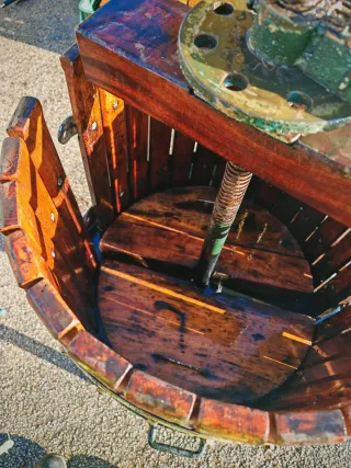 Prensa de uvas madera y metal