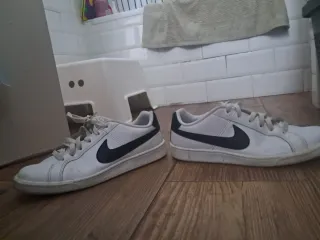 Nike Court Royale Blancas y Azules