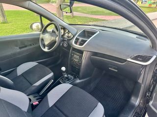 PEUGEOT 207 HDI.RECIEN PINTADO
