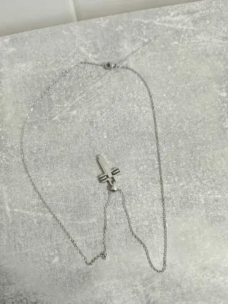 Collana da uomo con ciondolo a croce