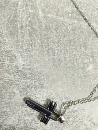 Collana da uomo con ciondolo a croce