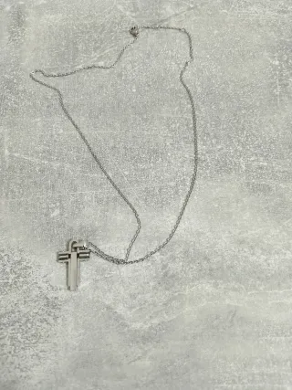 Collana da uomo con ciondolo a croce