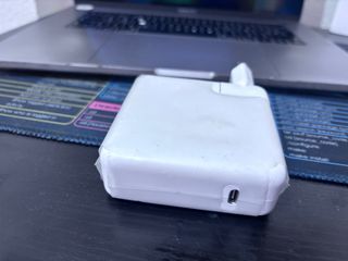 MacBook Pro 2018 i7 32GB RAM 1TB SSD + extras