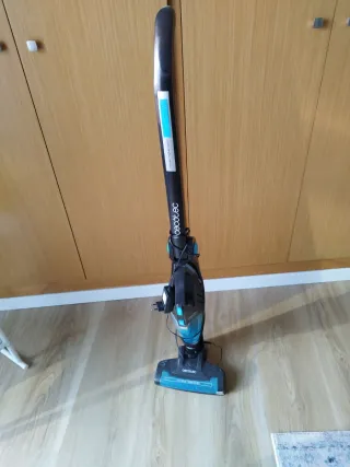 Aspirador Cecotec portátil