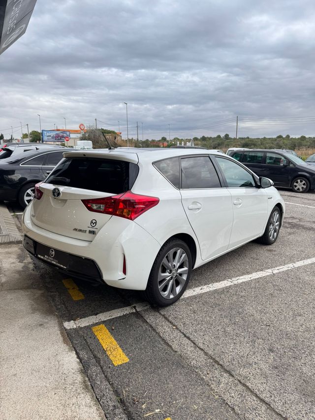 Toyota Auris 2013