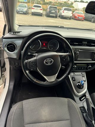 Toyota Auris 2013