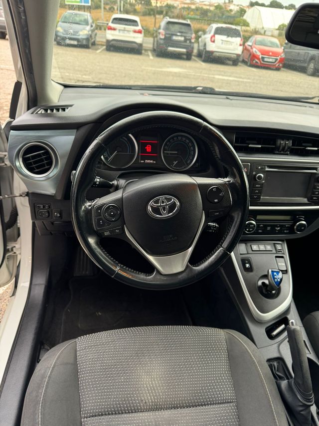 Toyota Auris 2013