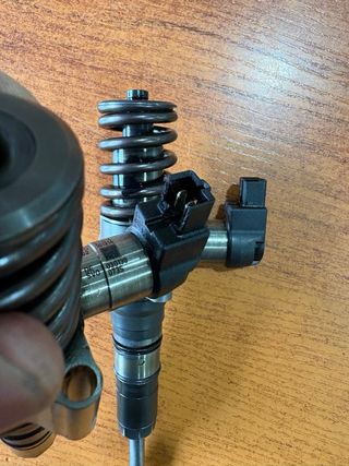 Inyector Bomba 03G130073S