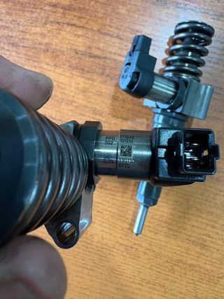 Inyector Bomba 03G130073S