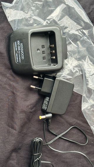 Carregador Kenwood KSC-35S para TK Series
