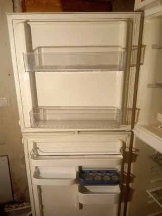 Nevera blanca con congelador