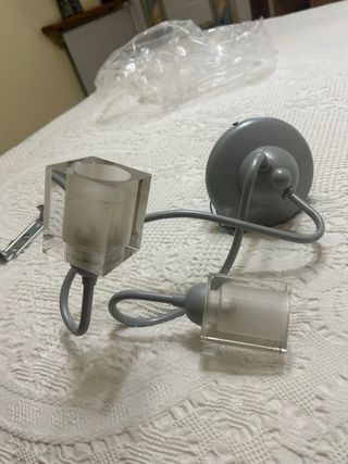 Apliques Fordecor de pared cristal y metal gris.