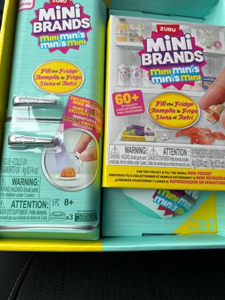 Mini Brands Nevera con Accesorios