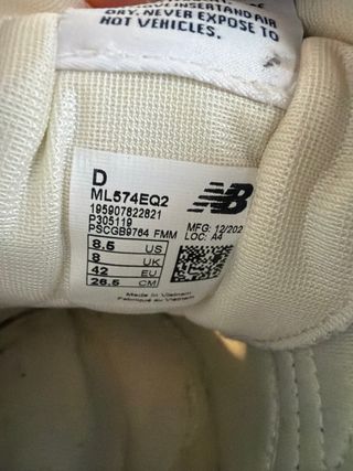 Zapatillas New Balance Beige y Azul