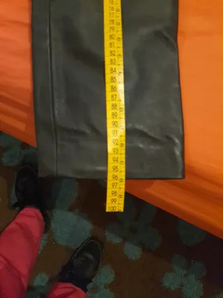 Pantalón de piel negro