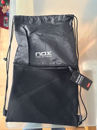 Pala Padel NOX AT10 Genius 18K+ con bolsa original