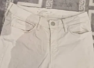 Pantalón estilo campana marca Mango Talla S/36