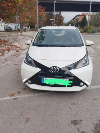 toyota aygo  1.0 vvt-i x -play 2017