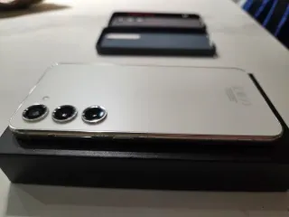 Samsung Galaxy S23 Argento/Bianco