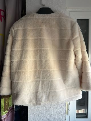 Abrigo pelito beige talla L nuevo