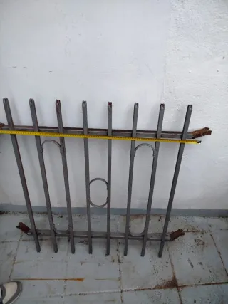 Reja de ventana metálica las dos 90€