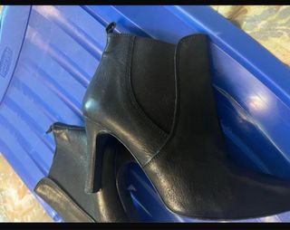 Botines negros tacón