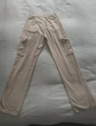 Pantalón cargo beige