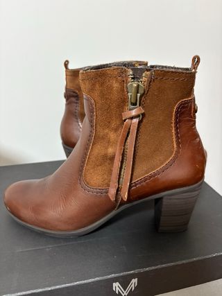 Botines de piel y ante marrones