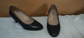 Zapato tacón azul marino