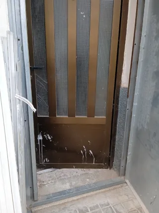 Puerta entrada con cristal