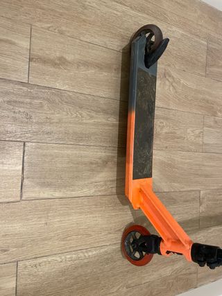 Patinete Scooter Naranja y Negro
