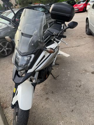 Honda NC750X ABS Negra y Blanca