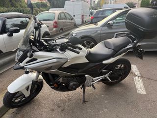 Honda NC750X ABS Negra y Blanca