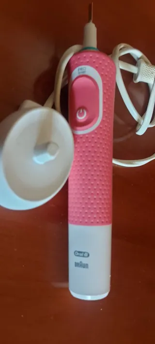 Cepillo Eléctrico Oral-B Braun. Cuidado dental