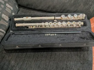 Flauta travesera llaves abiertas