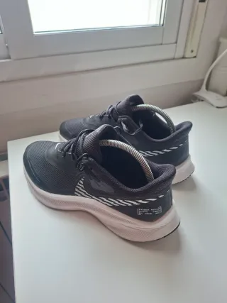 Zapatillas Nike Quest 3 Shield