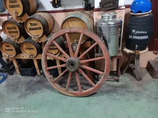 Rueda de carro antigua 1m diámetro