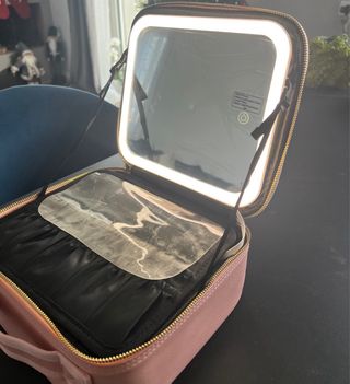 Beauty case rosa con specchio LED