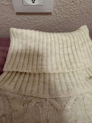 Jersey lana cuello vuelto Stradivarius beige