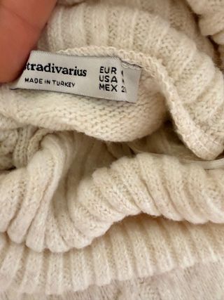 Jersey lana cuello vuelto Stradivarius beige