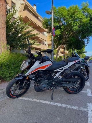 KTM Duke 390 Moto urge venta