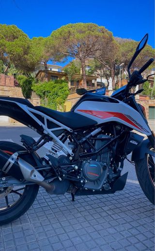 KTM Duke 390 Moto urge venta