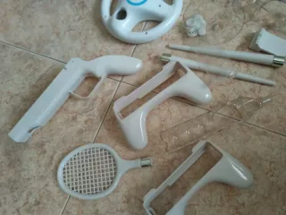 Accesorios Wii: Pistola, Volante, Raquetas
