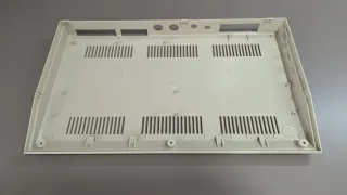 Carcasa Commodore 64C con teclado