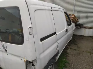 Despiece carrocería citroen berlingo